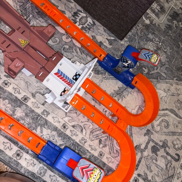 Hot Wheels Spider Man Racer Verse Track Set - Picture 7 of 14